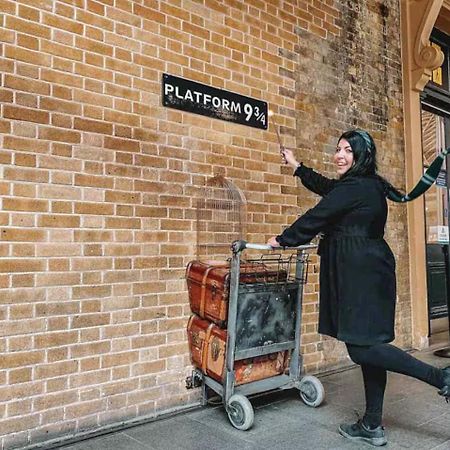 Platform 9 3/4 By Condokeeper Londýn Exteriér fotografie